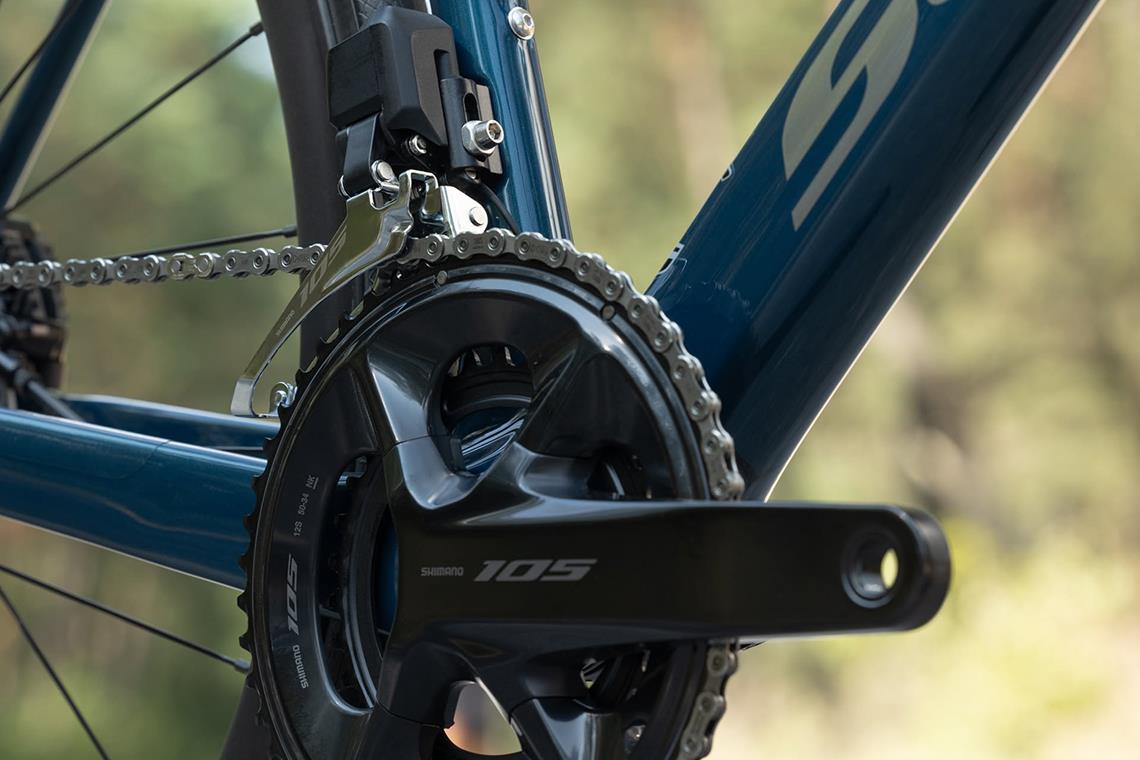 Shimano 105 w układzie 2x.